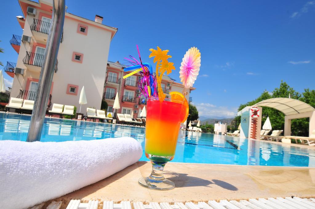 Hotel Pelin フェティエ エクステリア 写真