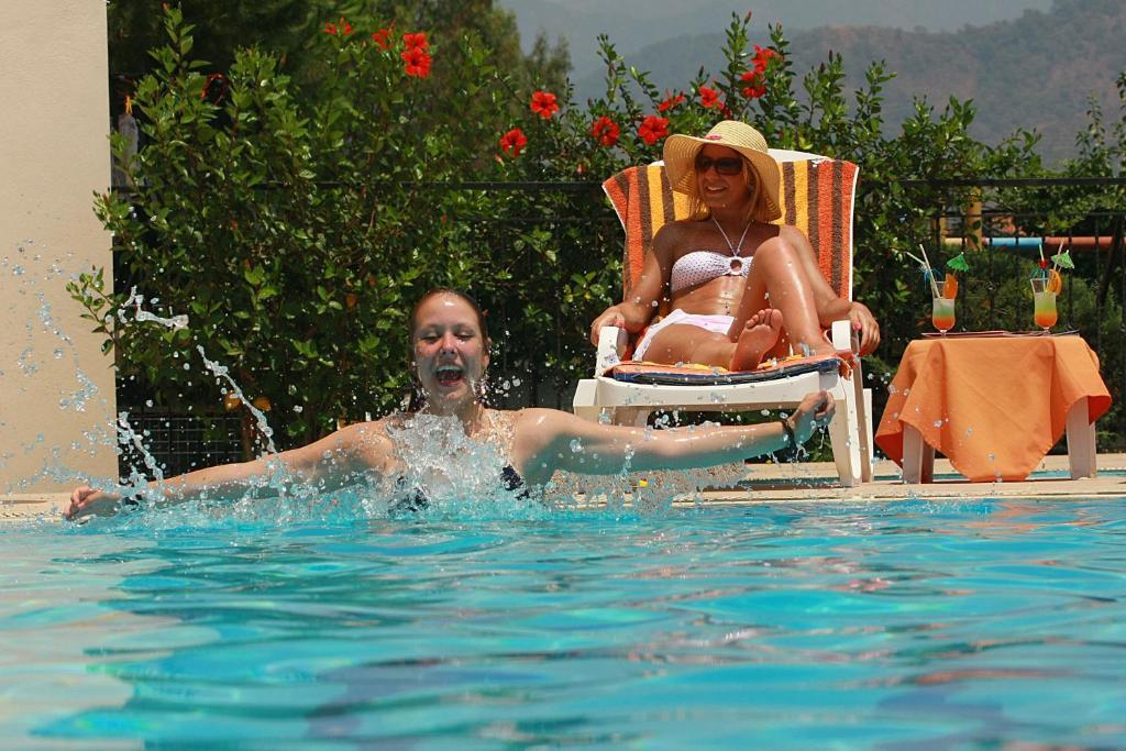 Hotel Pelin フェティエ エクステリア 写真